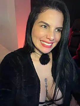 חדר צ'אט בשידור חי של carol_latina13