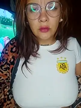 kuramaqueen Adlı Modelin Canlı Sohbet Odası