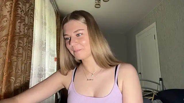 HoneysPiee чат на живо