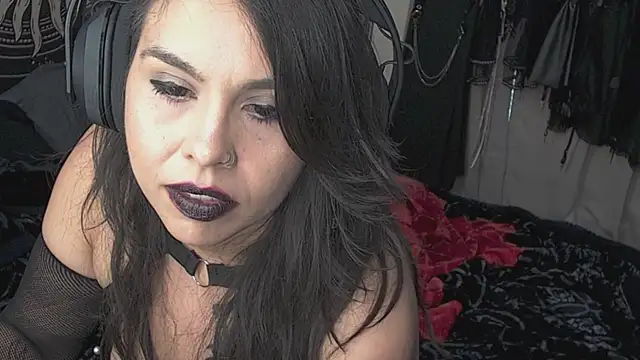 Chatroom en direct de Ember_Rose_3