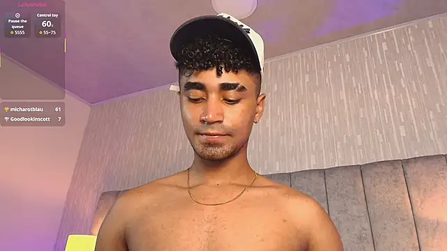 Jacob_606 Adlı Modelin Canlı Sohbet Odası