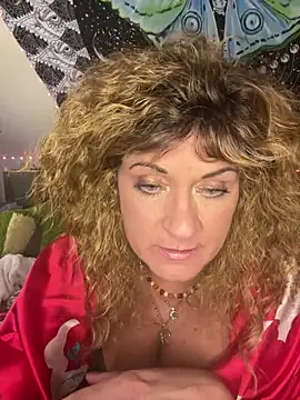 SuzyCatzz's Live XXX Chat