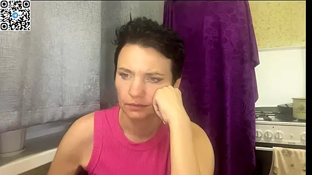 HotMamaQueen234's Live XXX Chat