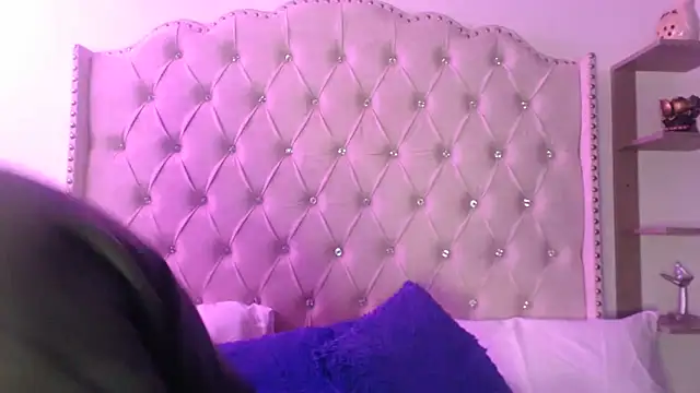 Abril_Squirt's Live XXX Chat