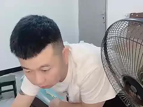zzj_4718's Live XXX Chat