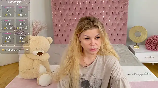 Eloises' Live XXX Chat