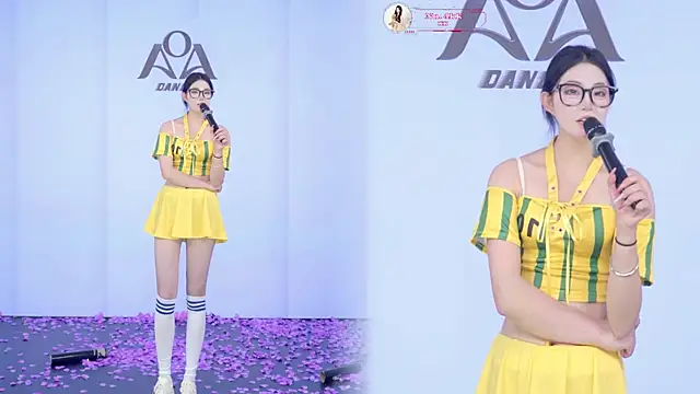 __AOA__'s Live XXX Chat