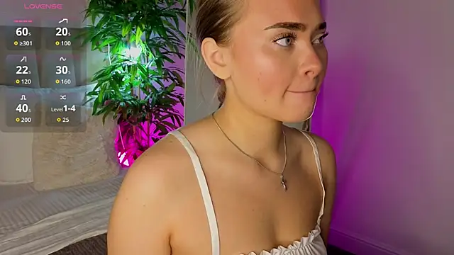MonicaWestt's Live XXX Chat