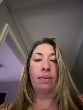 MiraKisss – Naživo XXX chat