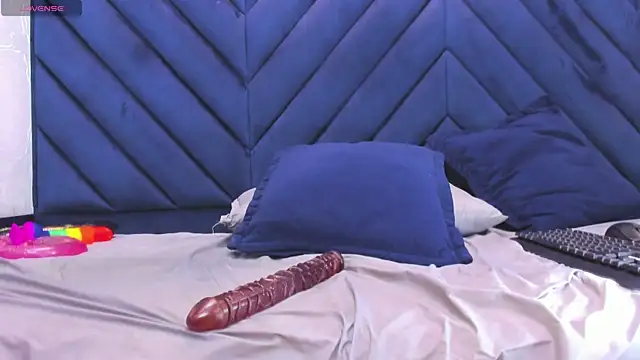 Nahomi-Rosee – Naživo XXX chat