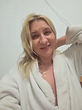 KaylinJan – Naživo XXX chat