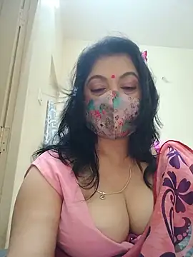 Ratna-777 – Naživo XXX chat