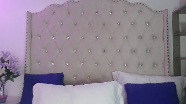 Abril_Squirt – Naživo XXX chat