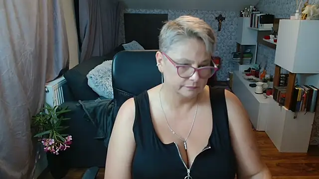bigtits4you – Naživo XXX chat