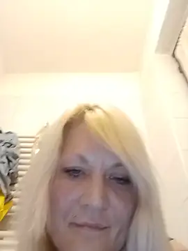 WorryingFaille – Naživo XXX chat