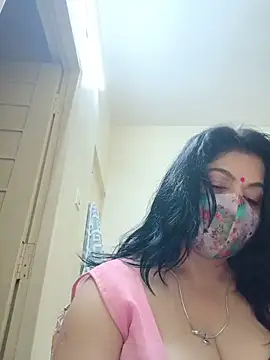 Ratna-777 – Naživo XXX chat