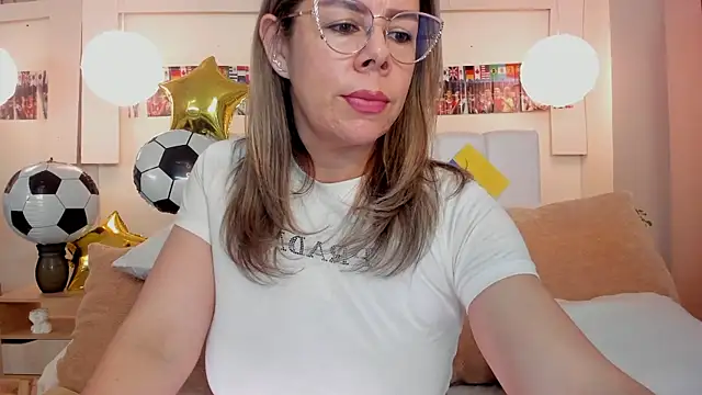 RamonaSimons – Naživo XXX chat