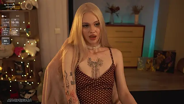 ManiFreyja – Naživo XXX chat