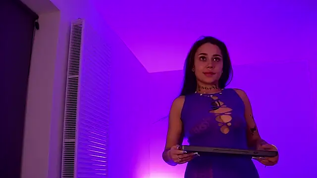 KyraDesire – Naživo XXX chat