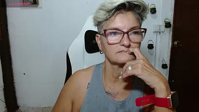bety-cum2 – Naživo XXX chat