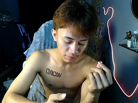 naughtyboyloy_0 – Naživo XXX chat