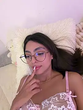 ZaraLuuv – Naživo XXX chat