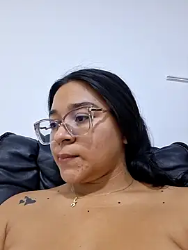 -VICKKY – Naživo XXX chat