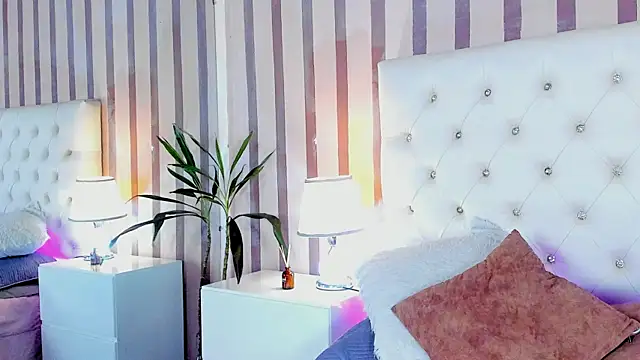 Mia-Stones – Naživo XXX chat