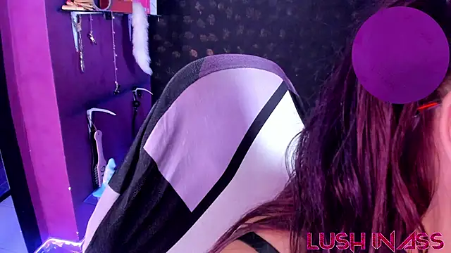 Alexa_Slave – Naživo XXX chat