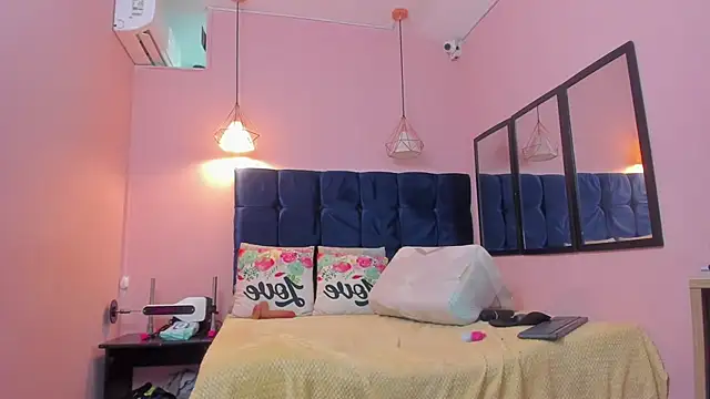 Chat XXX Live neferet_opal