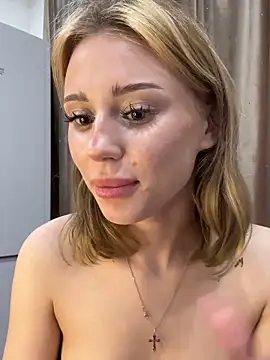Alisaa_Kisaa – Naživo XXX chat