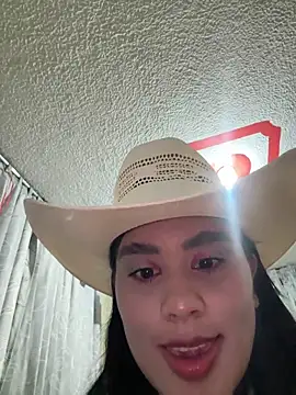 laure_torres' Live XXX Chat