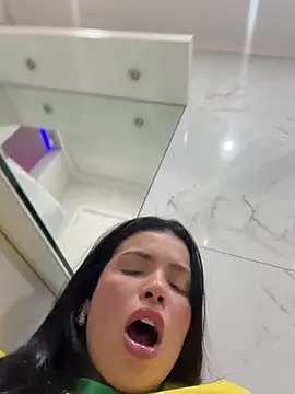 Show de Rafaellaz na webcam