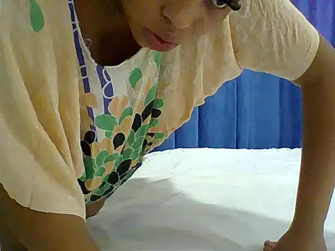 Swt_dee Chat Room in diretta