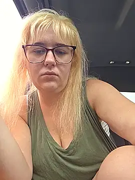 Ashloves_ élő XXX-chatje