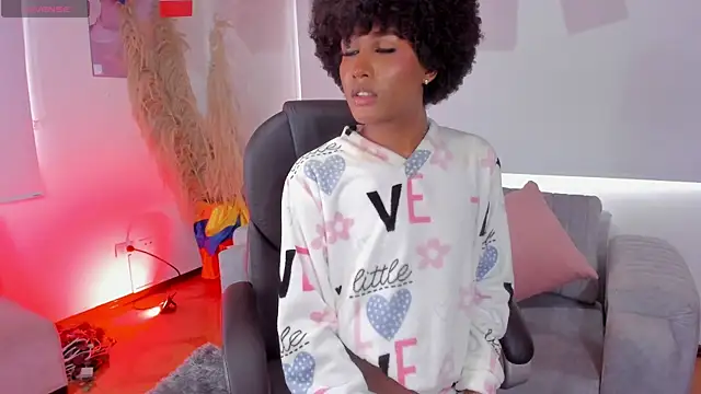 NaomiSaenz_ XXX чат на живо