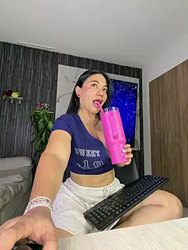 Abril10_ Adlı Modelin Canlı XXX Sohbeti