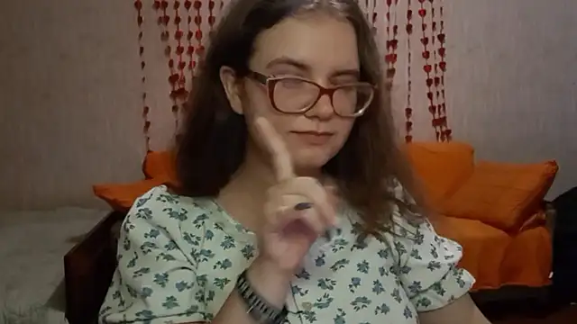 Miyabeee: онлайн-секс-чат
