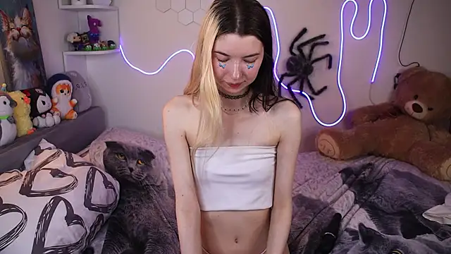 Emmie_shy: онлайн-секс-чат