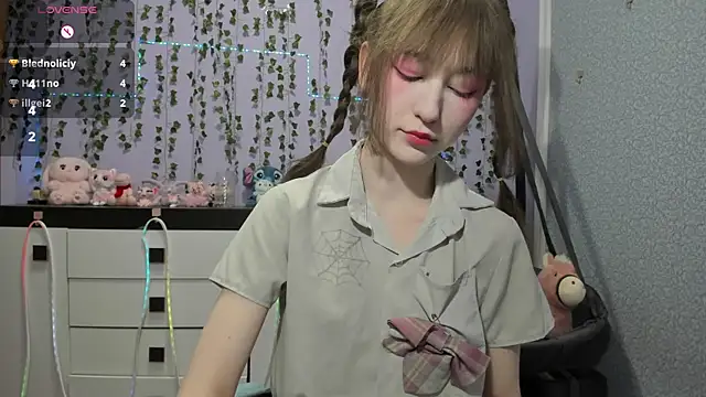 Yoonhee_ki: онлайн-секс-чат