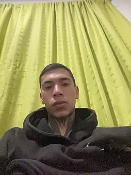 alejoggg1 Шоу с уебкамера