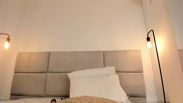 Suzzy_flowerss' Live XXX Chat