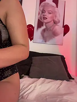 Sarabellinii's Live XXX Chat