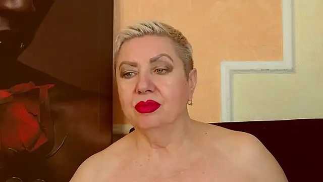 LadyPosh's Live XXX Chat