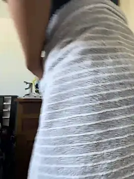 MaxiWildd live XXX chat