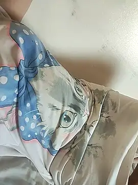 عرض كام YourSchika الجنسي المباشر