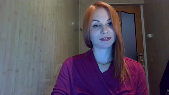 Seks show uživo modela Kisa26311 na kameri