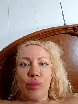 SofiaJoy's Live Chat Room