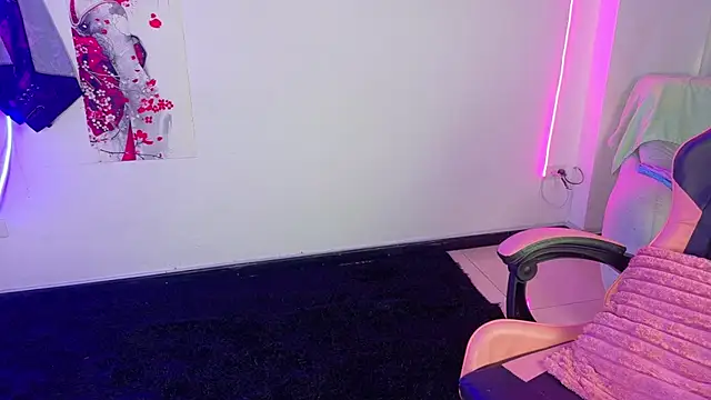 AlanaRoseeX's Live Chat Room