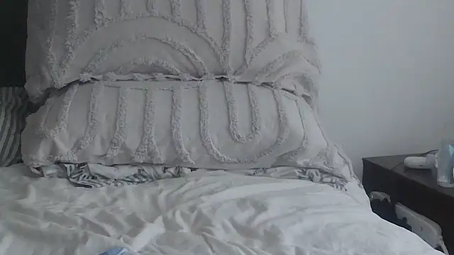 tease_mi's Live Chat Room